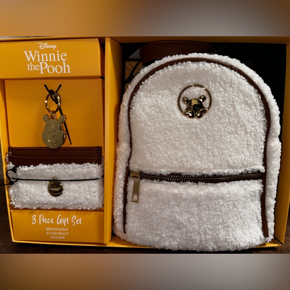 ✅ Super Cute 🥰 Disney Winnie the Pooh 3 Piece Gift Set - NEW - Picture 1 of 3